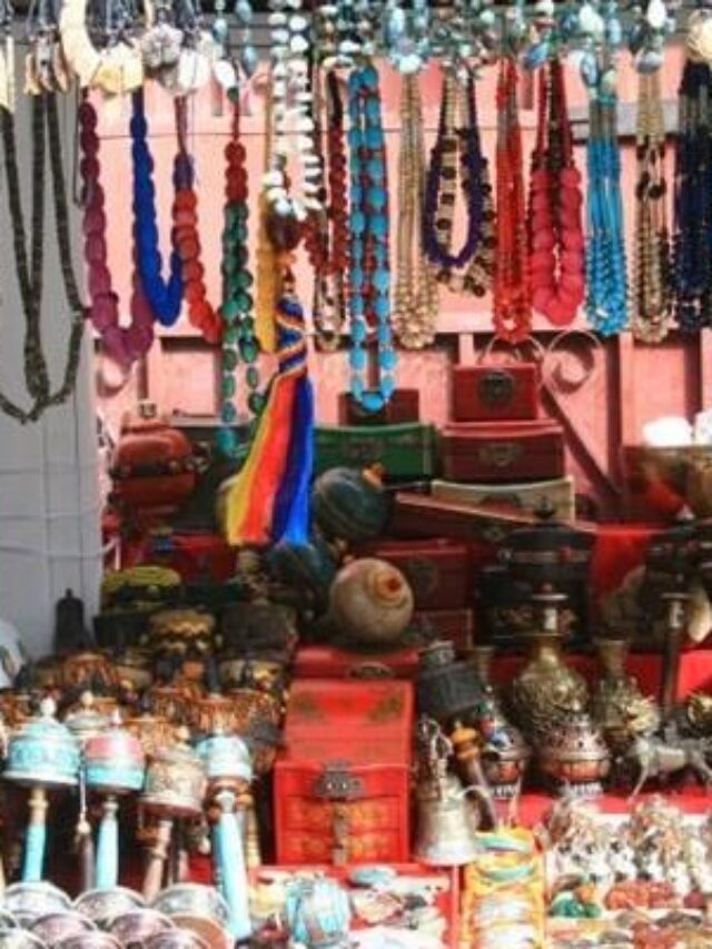 cropped-ghoom-monastery-market.jpg